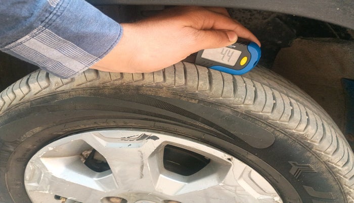 2018 Renault Kwid 1.0 MARVEL CAPTAIN AMERICA EDITION, Petrol, Manual, 1,38,614 km, tyre