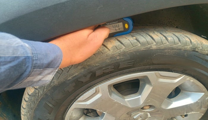 2018 Renault Kwid 1.0 MARVEL CAPTAIN AMERICA EDITION, Petrol, Manual, 1,38,614 km, tyre