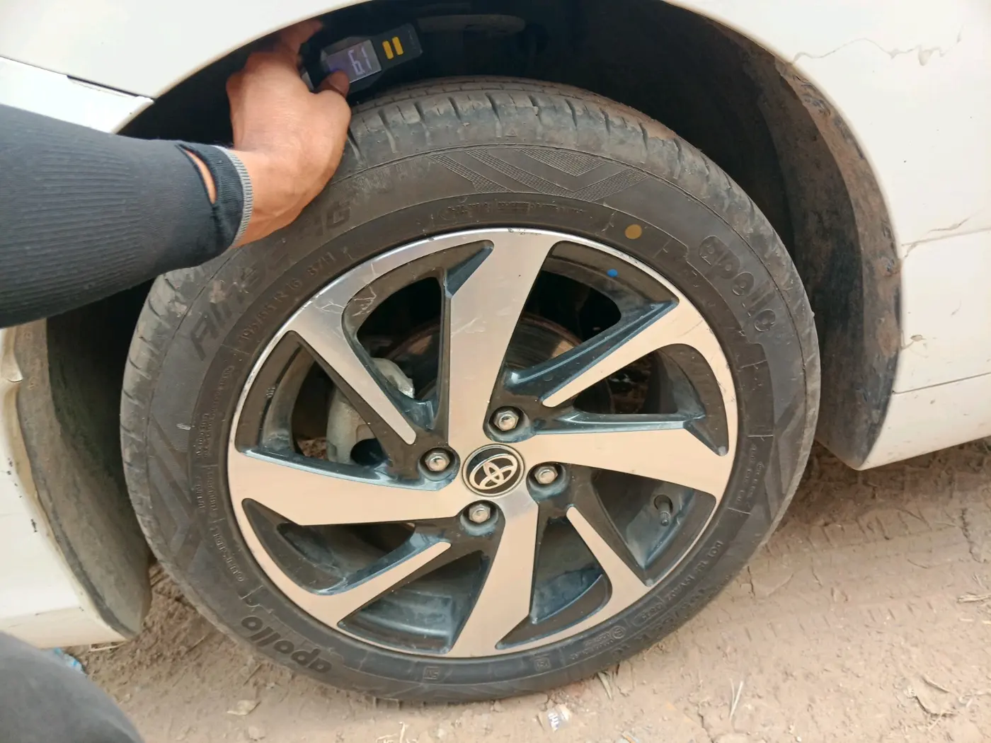 2023 Toyota Glanza G E-CNG, Petrol, Manual, 95,074 km, tyre