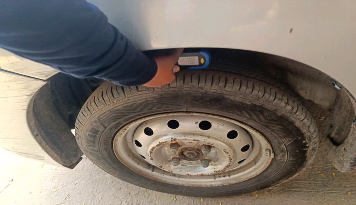 2013 Maruti Wagon R 1.0 LXI CNG, Petrol, Manual, 1,05,962 km, tyre