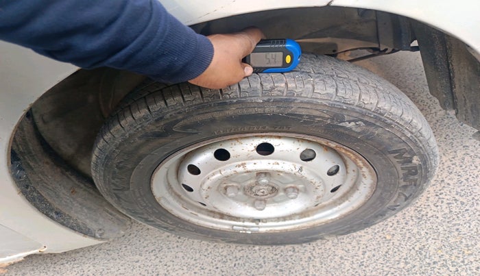 2013 Maruti Wagon R 1.0 LXI CNG, Petrol, Manual, 1,05,962 km, tyre