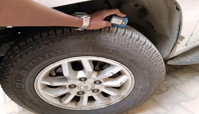 2016 Mahindra TUV300 T8, Diesel, Manual, 1,36,123 km, tyre