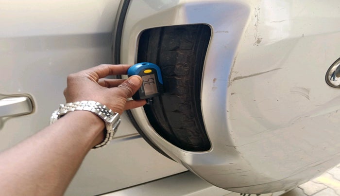 2016 Mahindra TUV300 T8, Diesel, Manual, 1,36,123 km, tyre