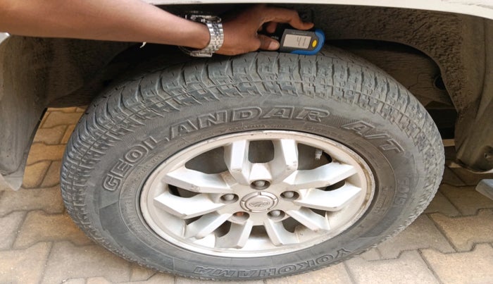 2016 Mahindra TUV300 T8, Diesel, Manual, 1,36,123 km, tyre