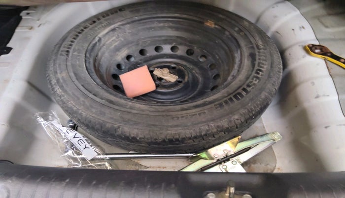 2017 Hyundai Verna 1.6 CRDI SX, Diesel, Manual, 79,528 km, tyre