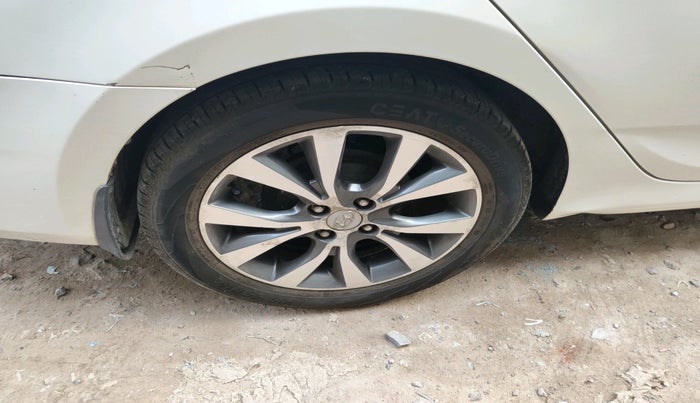 2017 Hyundai Verna 1.6 CRDI SX, Diesel, Manual, 79,528 km, tyre