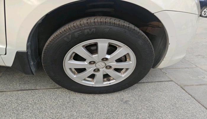 2010 Maruti Swift ZXI, Petrol, Manual, 89,362 km, tyre
