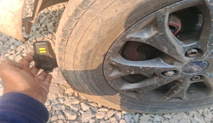 2014 Ford Figo TITANIUM 1.4 DIESEL, Diesel, Manual, 98,027 km, tyre