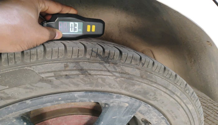 2013 Volkswagen Vento HIGHLINE 1.6 MPI, Petrol, Manual, 96,434 km, tyre