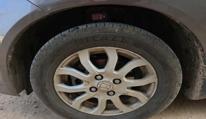 2014 Honda Amaze 1.2L I-VTEC VX, Petrol, Manual, 1,44,392 km, tyre