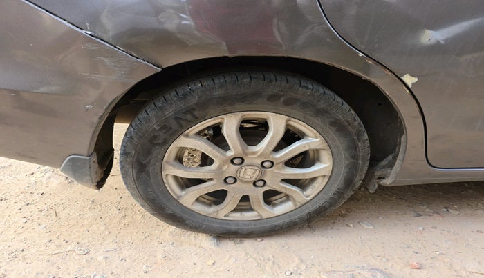 2014 Honda Amaze 1.2L I-VTEC VX, Petrol, Manual, 1,44,392 km, tyre