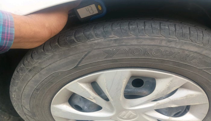 2019 Maruti Swift VXI AMT, Petrol, Automatic, 75,826 km, tyre