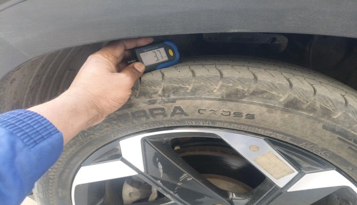 2022 Hyundai ALCAZAR 2.0 SIGNATURE MT 6STR, Petrol, Manual, 32,363 km, tyre