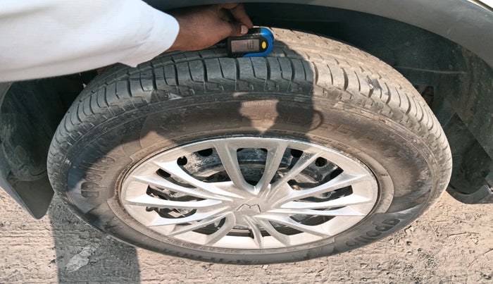 2017 Mahindra XUV500 W6 AT 1.99, Diesel, Automatic, 1,22,000 km, tyre