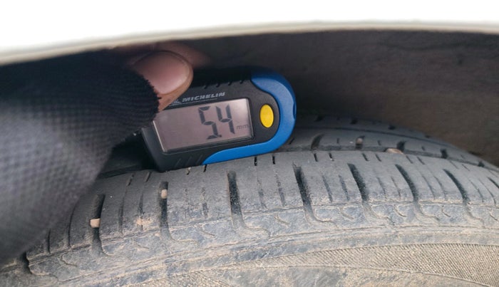 2015 Hyundai Grand i10 SPORTZ 1.2 KAPPA VTVT, Petrol, Manual, 86,000 km, tyre