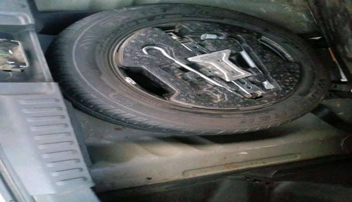 2016 Maruti Vitara Brezza ZDI, Diesel, Manual, 1,01,464 km, tyre