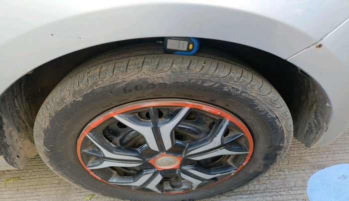 2016 Tata Tiago XZ DIESEL, Diesel, Manual, 1,21,250 km, tyre