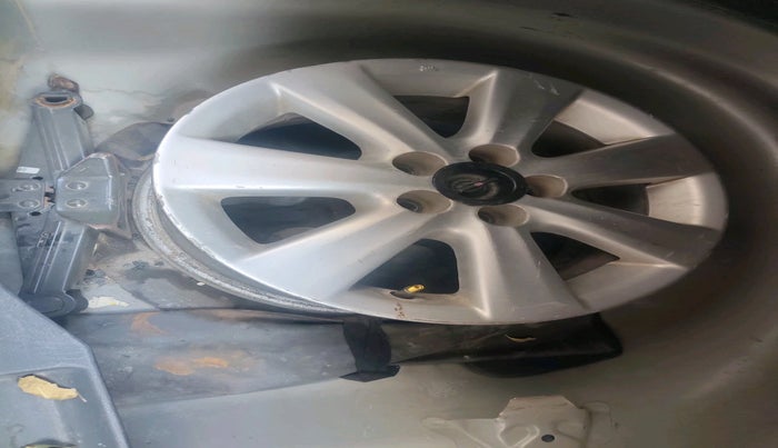 2010 Toyota Corolla Altis G PETROL, Petrol, Manual, 64,938 km, tyre