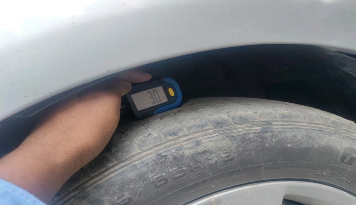 2010 Toyota Corolla Altis G PETROL, Petrol, Manual, 64,938 km, tyre