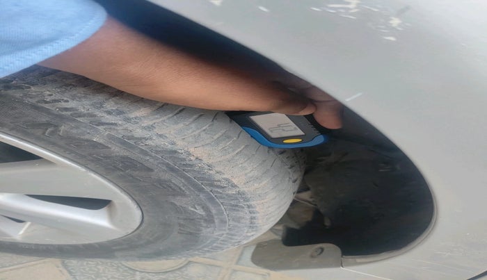 2010 Toyota Corolla Altis G PETROL, Petrol, Manual, 64,938 km, tyre