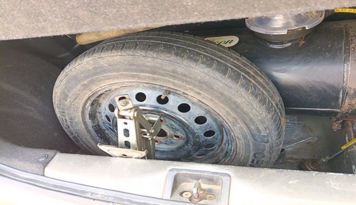 2020 Maruti New Wagon-R VXI 1.0, Petrol, Manual, 50,567 km, tyre