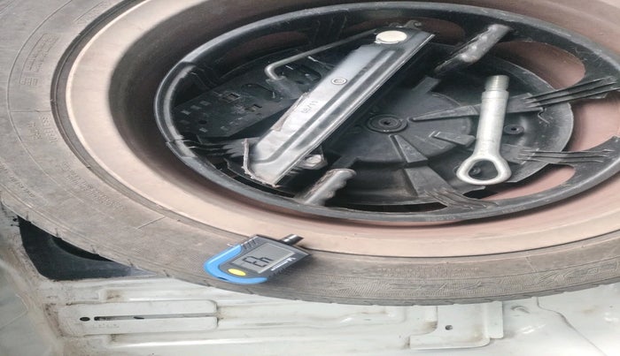 2012 Mercedes Benz E Class E 220 CDI ELEGANCE, Diesel, Automatic, 1,13,089 km, tyre