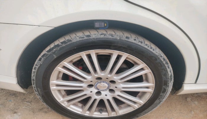 2012 Mercedes Benz E Class E 220 CDI ELEGANCE, Diesel, Automatic, 1,13,089 km, tyre