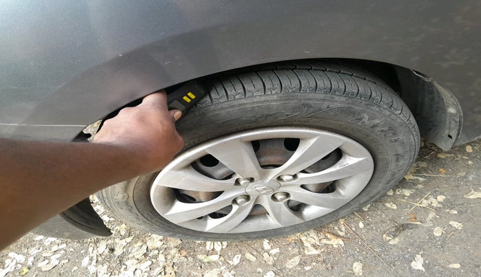 2014 Hyundai Eon SPORTZ, Petrol, Manual, 49,363 km, tyre