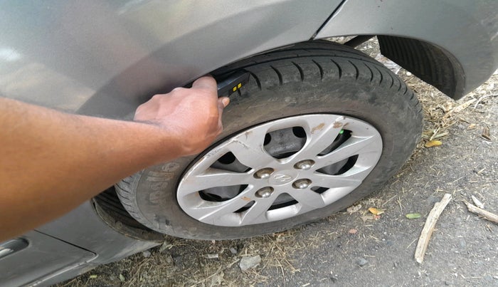 2014 Hyundai Eon SPORTZ, Petrol, Manual, 49,363 km, tyre