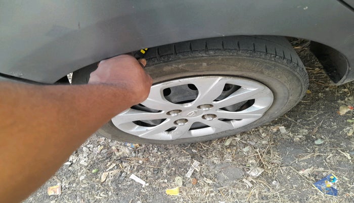 2014 Hyundai Eon SPORTZ, Petrol, Manual, 49,363 km, tyre