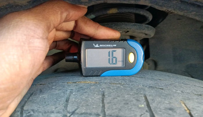 2014 Ford Ecosport TITANIUM 1.5L DIESEL, Diesel, Manual, 1,37,810 km, tyre