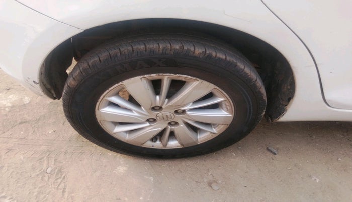 2015 Maruti Swift ZDI, Diesel, Manual, 1,06,649 km, tyre