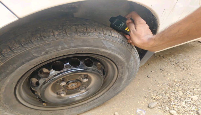 2017 Maruti Alto 800 LXI O, Petrol, Manual, 88,033 km, tyre