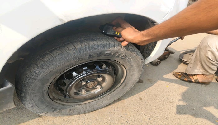 2017 Maruti Alto 800 LXI O, Petrol, Manual, 88,033 km, tyre