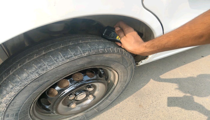 2017 Maruti Alto 800 LXI O, Petrol, Manual, 88,033 km, tyre