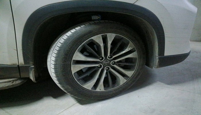 2022 MG HECTOR PLUS SHARP 1.5 PETROL TURBO CVT 6-STR, Petrol, Automatic, 17,183 km, tyre