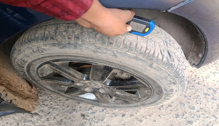 2012 Volkswagen Vento HIGHLINE DIESEL 1.6, Diesel, Manual, 1,38,477 km, tyre