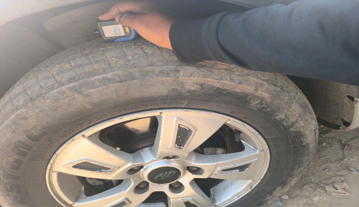 2012 Mahindra XUV500 W8, Diesel, Manual, 1,26,446 km, tyre