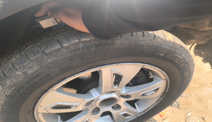 2012 Mahindra XUV500 W8, Diesel, Manual, 1,26,446 km, tyre