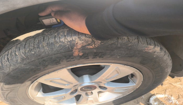 2012 Mahindra XUV500 W8, Diesel, Manual, 1,26,446 km, tyre