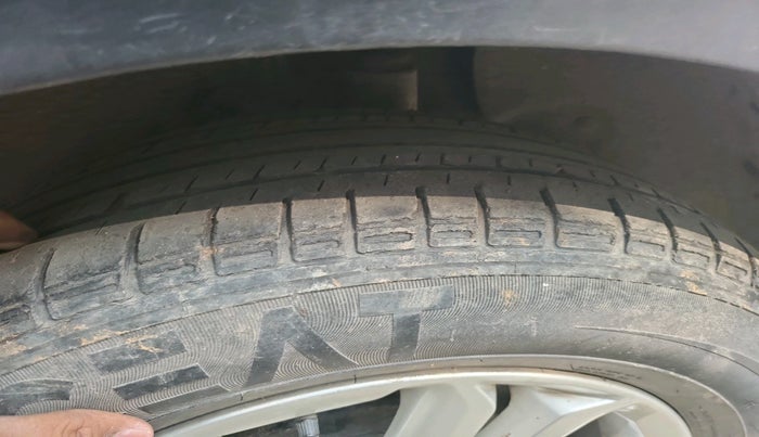 2016 Hyundai Creta SX 1.6 DIESEL, Diesel, Manual, 1,27,862 km, tyre