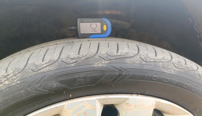 2015 Volkswagen Polo COMFORTLINE 1.5L, Diesel, Manual, 1,31,581 km, tyre