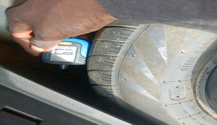 2015 Volkswagen Polo COMFORTLINE 1.5L, Diesel, Manual, 1,31,581 km, tyre