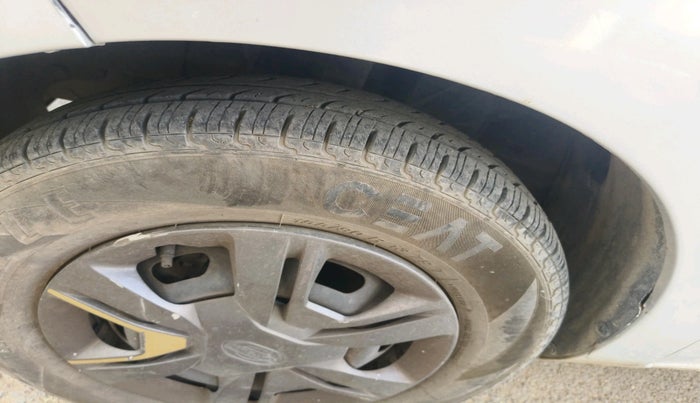 2017 Datsun Redi Go GOLD LIMITED EDITION, Petrol, Manual, 12,019 km, tyre