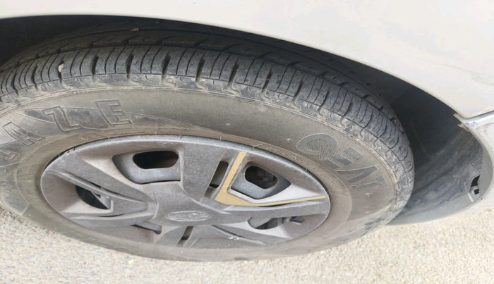 2017 Datsun Redi Go GOLD LIMITED EDITION, Petrol, Manual, 12,019 km, tyre