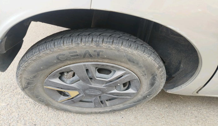 2017 Datsun Redi Go GOLD LIMITED EDITION, Petrol, Manual, 12,019 km, tyre