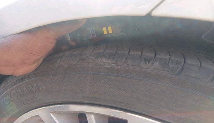 2014 BMW 3 Series 320D GT LUXURY LINE, Diesel, Automatic, 89,233 km, tyre