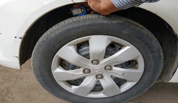 2015 Honda Mobilio 1.5L I-VTEC S, Petrol, Manual, 65,726 km, tyre