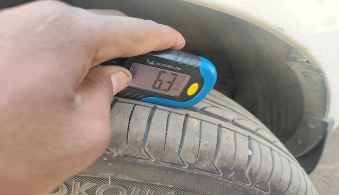 2014 Hyundai i20 SPORTZ 1.4 CRDI, Diesel, Manual, 2,14,016 km, tyre