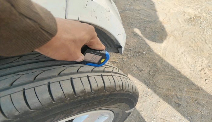 2014 Hyundai i20 SPORTZ 1.4 CRDI, Diesel, Manual, 2,14,016 km, tyre